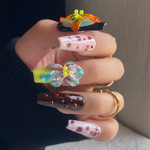 The World of Flowers Press on Nails
